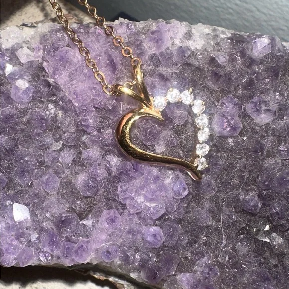 14kt Gold Lady’s open Heart Diamond Pendant - Picture 5 of 8